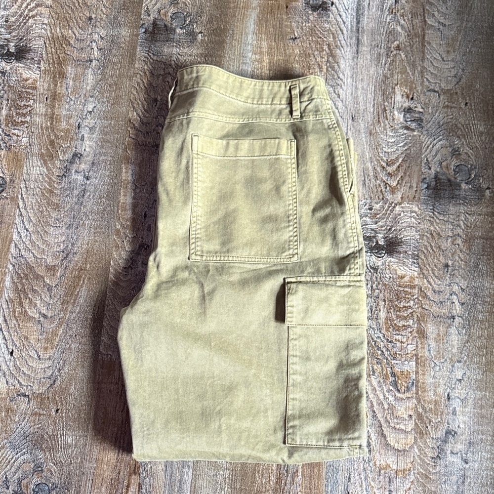 Gap | Loose Khaki Cargo Pants - Picture 3 of 9